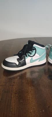Jordan Air Jordan 1 Mid Shoes Kids 10C Green Black White Sneakers 640735-132 - Thumbnail 11