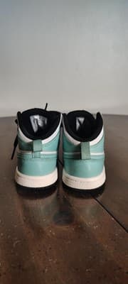 Jordan Air Jordan 1 Mid Shoes Kids 10C Green Black White Sneakers 640735-132 - Thumbnail 3