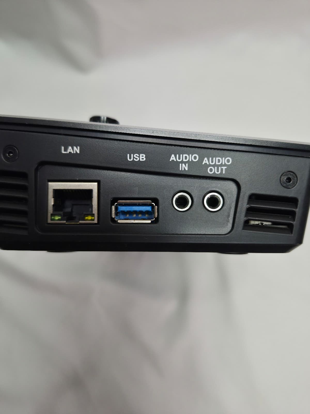 FEELWORLD LIVEPRO L1 V1 Multi-format Video Mixer Switcher. - Thumbnail 2