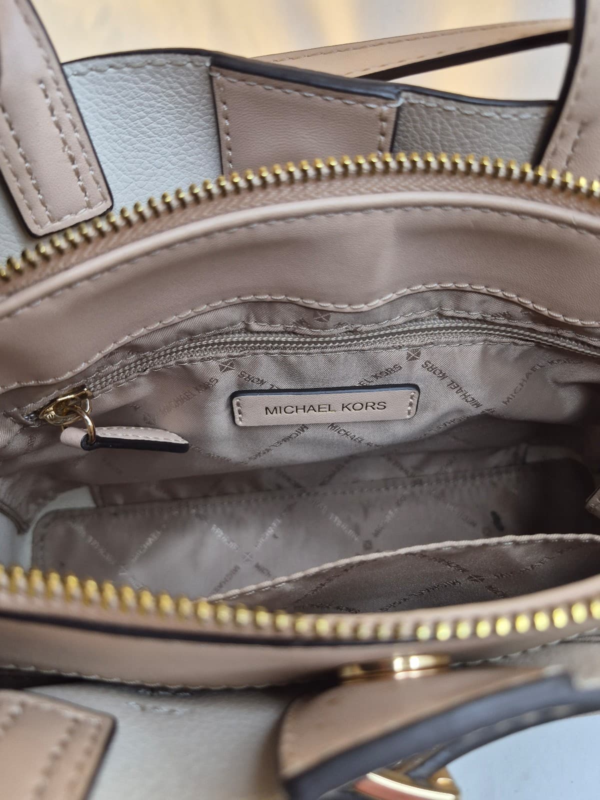 Michael Kors Emilia Small Satchel with matching wallet - Thumbnail 5
