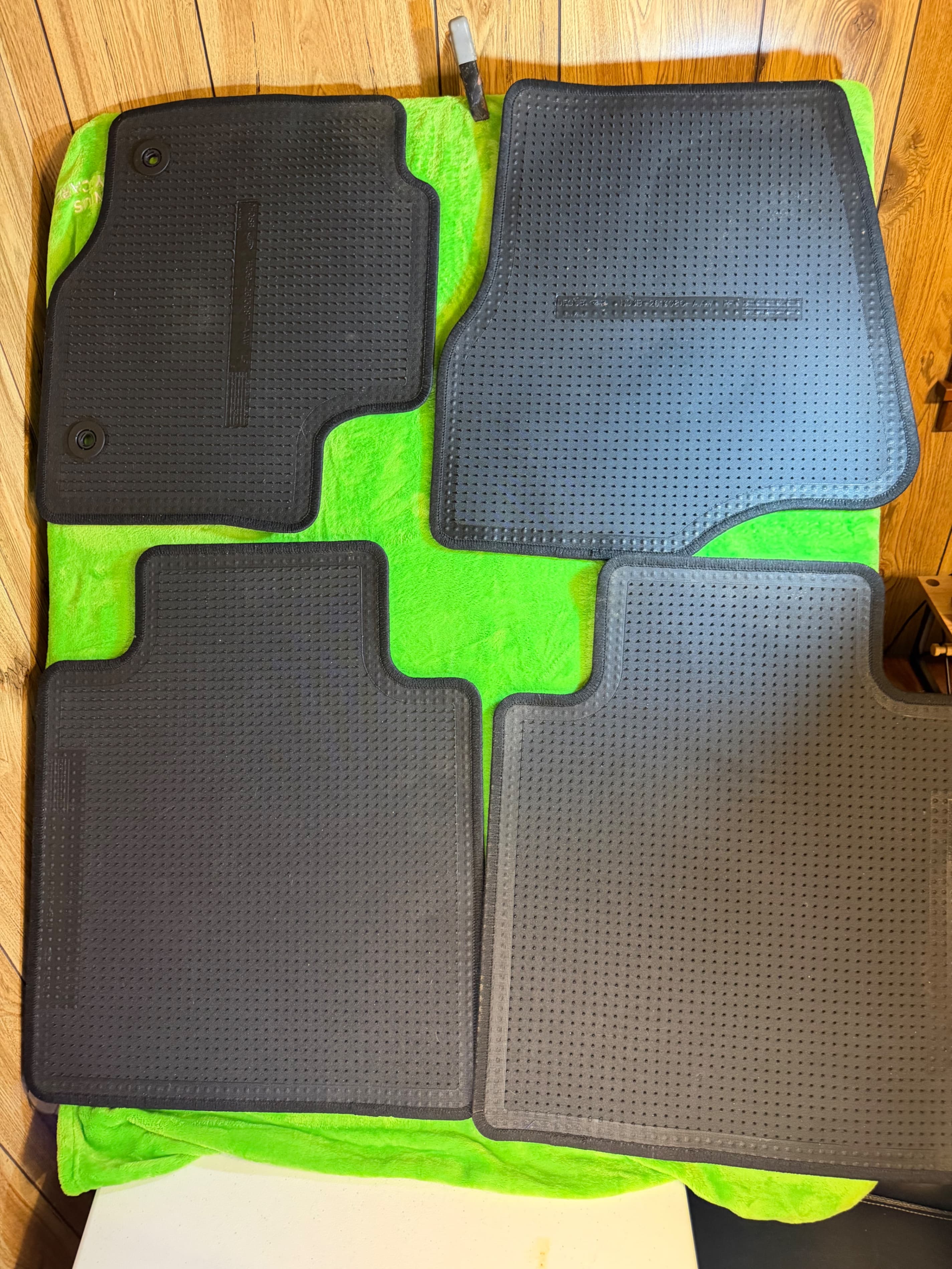 Ford F-250 F-350 Super Duty OEM Carpet Floor Mats Set 4pc 2017-2022 Black - Image 1