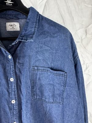 Rue 21 Dark Wash Button Up Long Sleeve 100% Cotton Size XL Work Or Casual Ware - Thumbnail 3