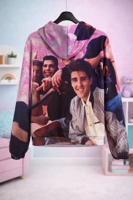 Retro Boy Band Graphic Hoodie Pink Y2K Pop Culture Sweatshirt Kangaroo Pocket - Thumbnail 2