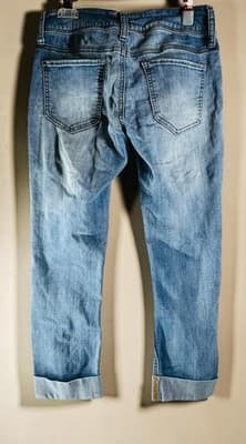SO Woman’s Medium Wash Distressed Ripped Size 5 Rolled Cuffs Relaxed Fit Y2K - Thumbnail 2
