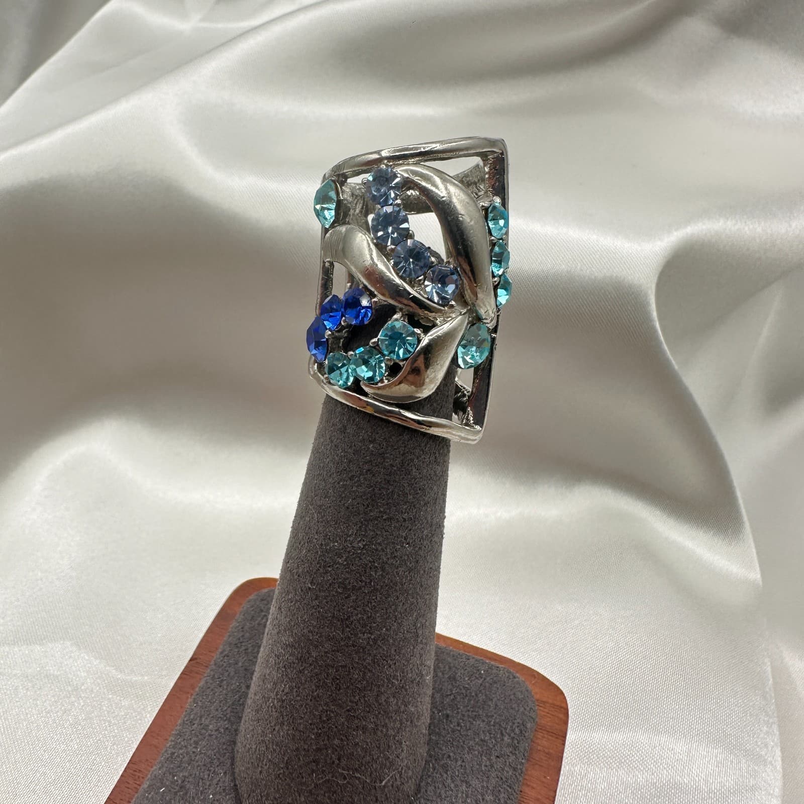 Vintage Y2K Silver Tone Rhinestone Ring Statement Women's Classic Jewelry - Thumbnail 4