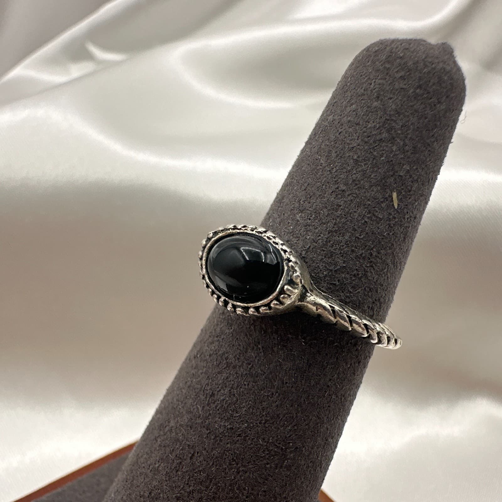 Vintage Y2K Silver Tone Black Onyx Stone Ring Women's Classic Fashion Jewelry - Thumbnail 3