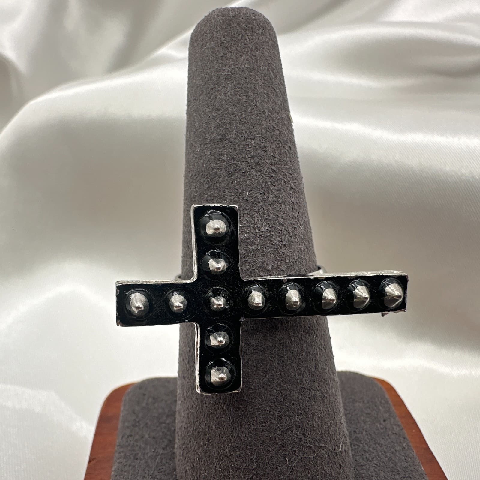 Vintage Y2K Silver Tone Studded Cross Ring Women's Classic Fashion Jewelry - Thumbnail 2