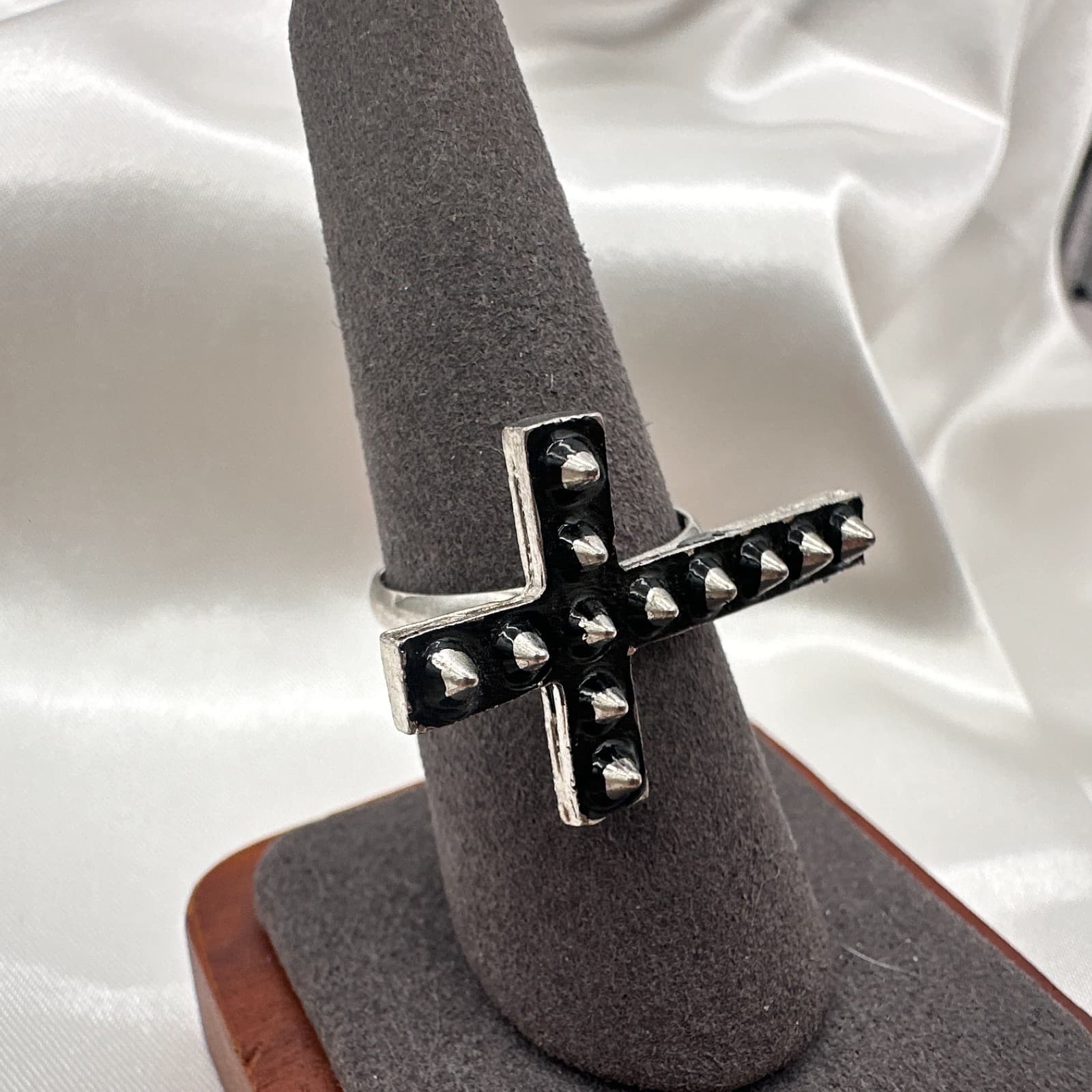 Vintage Y2K Silver Tone Studded Cross Ring Women's Classic Fashion Jewelry - Thumbnail 3