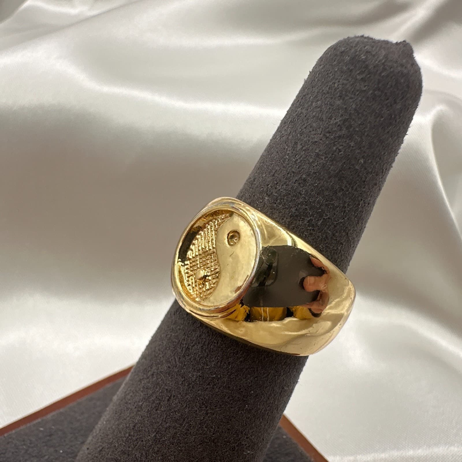 Vintage 90s Gold Tone Yin Yang Ring Statement Women's Classic Fashion Jewelry - Thumbnail 4