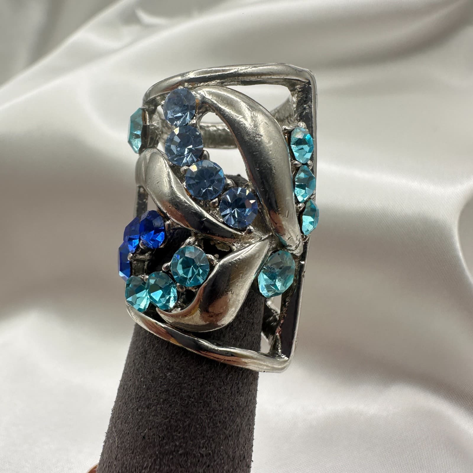 Vintage Y2K Silver Tone Rhinestone Ring Statement Women's Classic Jewelry - Thumbnail 3