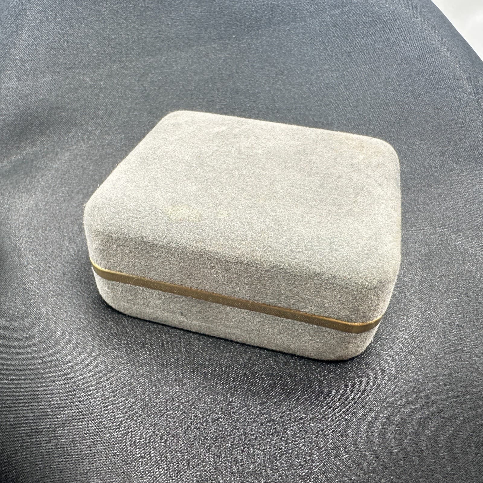 Vintage 90s Gray Velvet Box Gold Trim Hinged Presentation Display Case Jewelry - Thumbnail 5