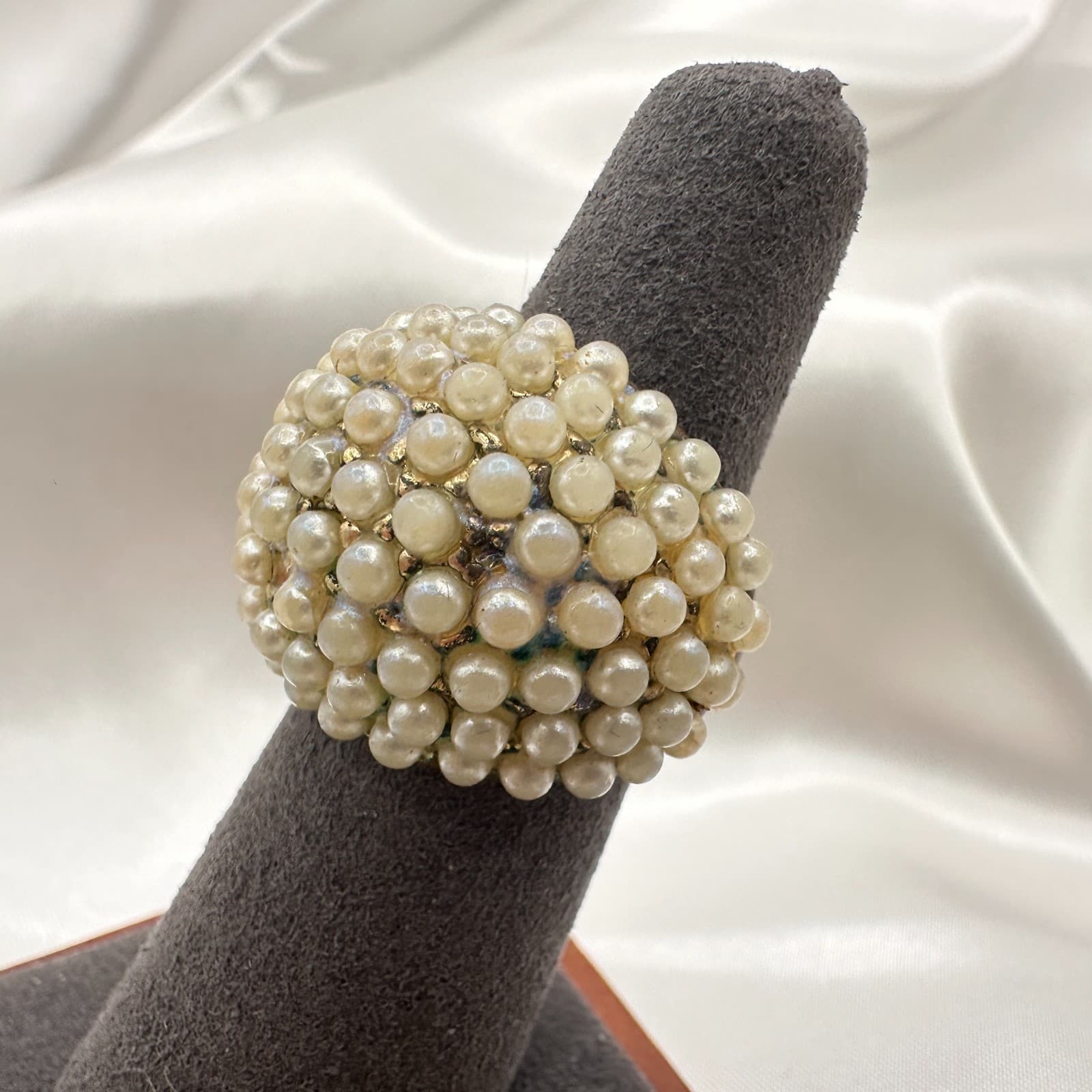 Vintage Y2K Beaded Faux Pearl Statement Ring Women's Classic Fashion Jewelry - Thumbnail 3