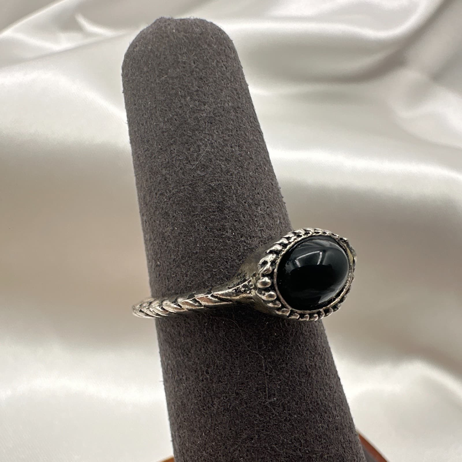 Vintage Y2K Silver Tone Black Onyx Stone Ring Women's Classic Fashion Jewelry - Thumbnail 2