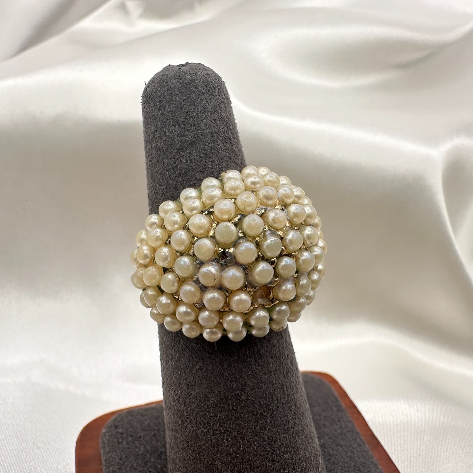Vintage Y2K Beaded Faux Pearl Statement Ring Women's Classic Fashion Jewelry - Image 1
