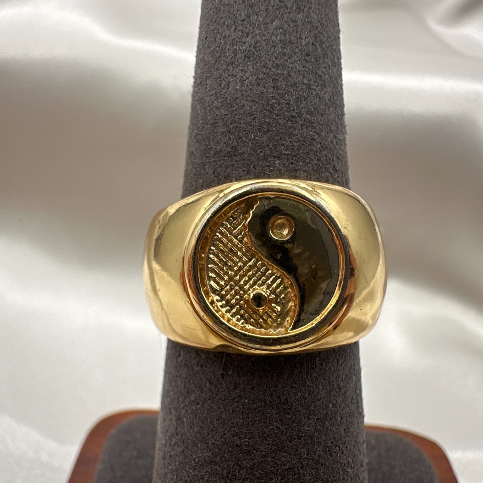 Vintage 90s Gold Tone Yin Yang Ring Statement Women's Classic Fashion Jewelry - Thumbnail 5