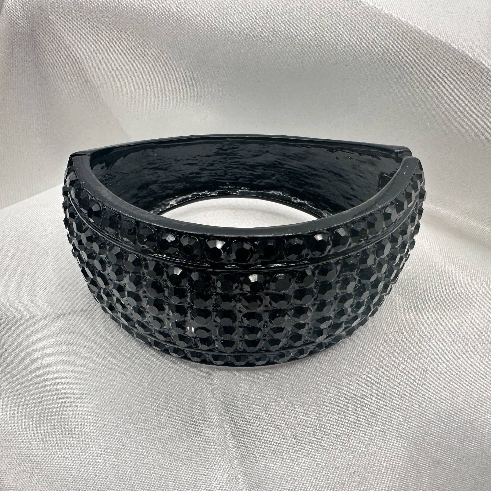 Vintage 90s Black Glass Bracelet Bangle Boho Classic Fashion Women's Jewelry - Image 1