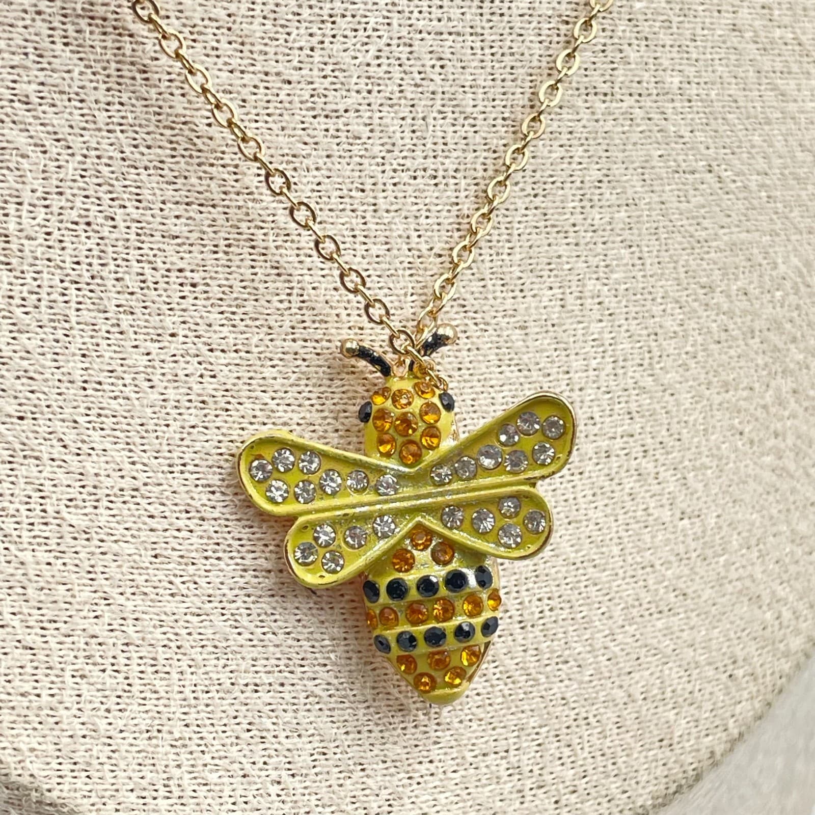 Vtg Gold Tone Bumble Bee Pendant Necklace Yellow Enamel Rhinestone Crystal Bee - Thumbnail 4