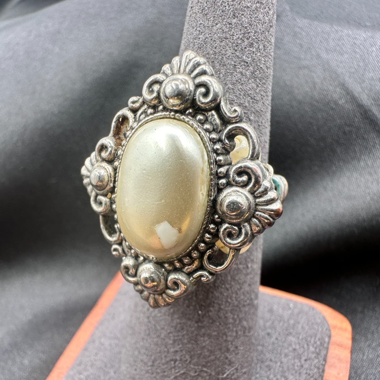 Vintage Y2K Silver Tone Filigree Faux Pearl Oval Ring Statement Women's Jewelry - Thumbnail 8