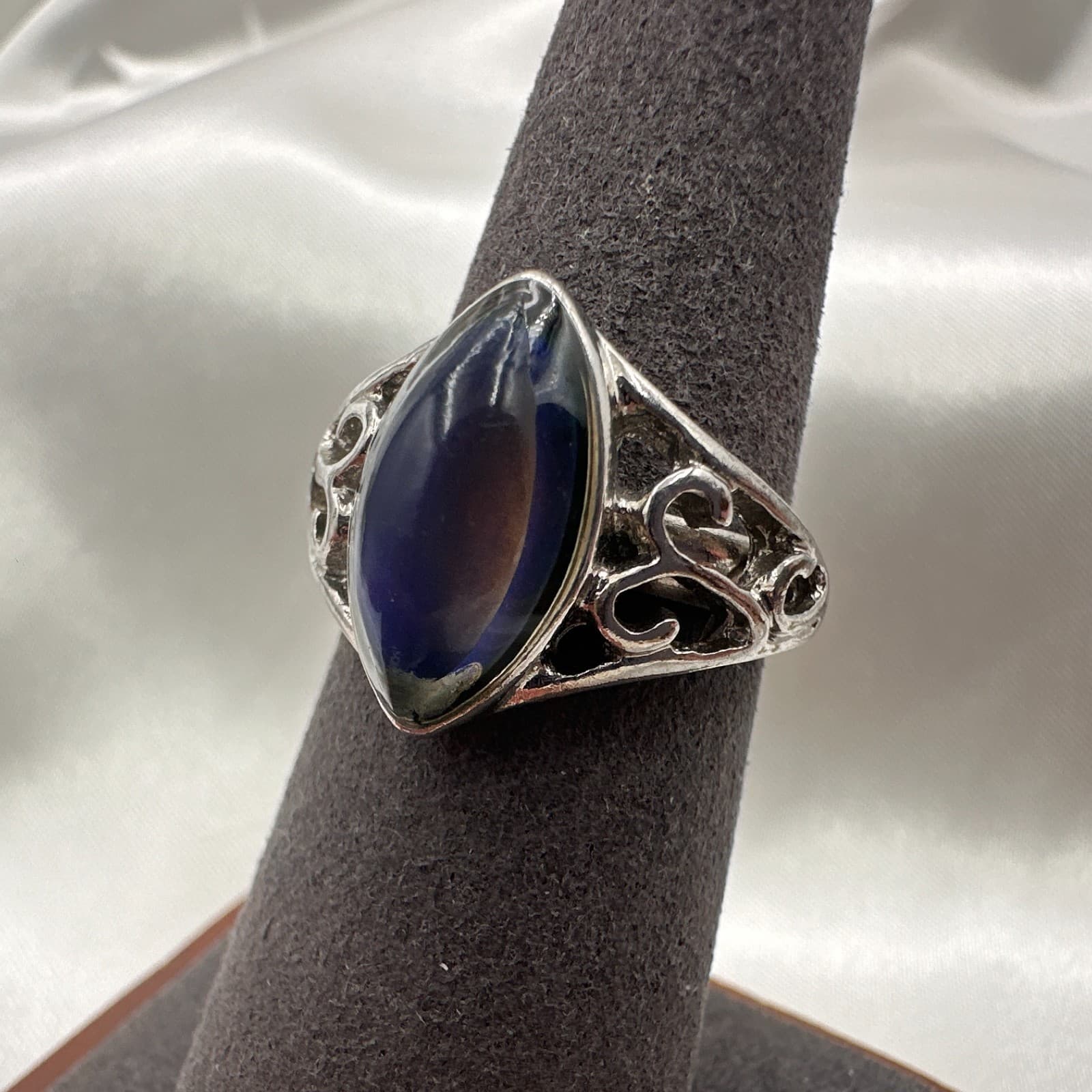Vintage 90s Silver Tone Blue Marquise Ring Women's Classic Fashion Jewelry - Thumbnail 3