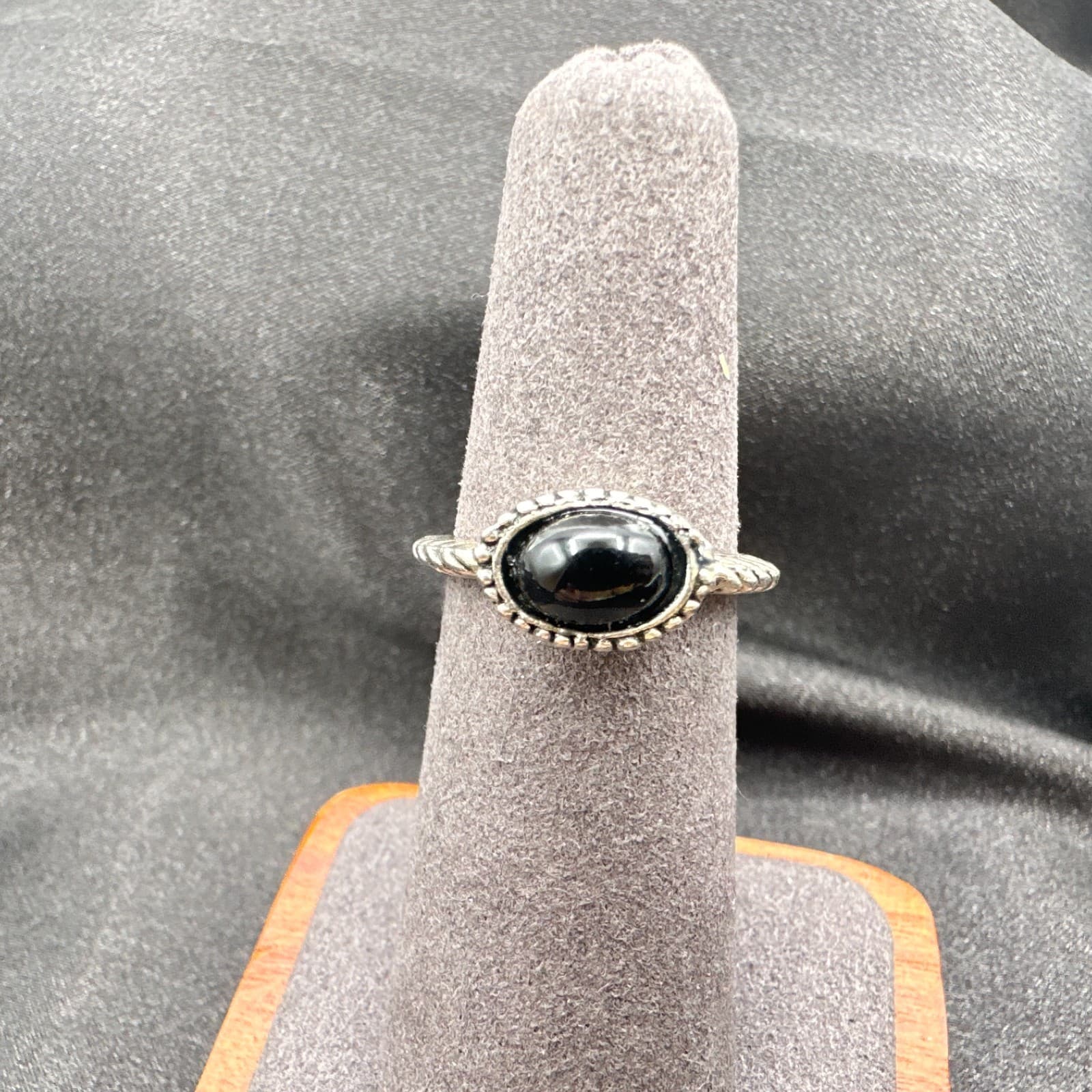 Vintage Y2K Silver Tone Black Onyx Stone Ring Women's Classic Fashion Jewelry - Thumbnail 8