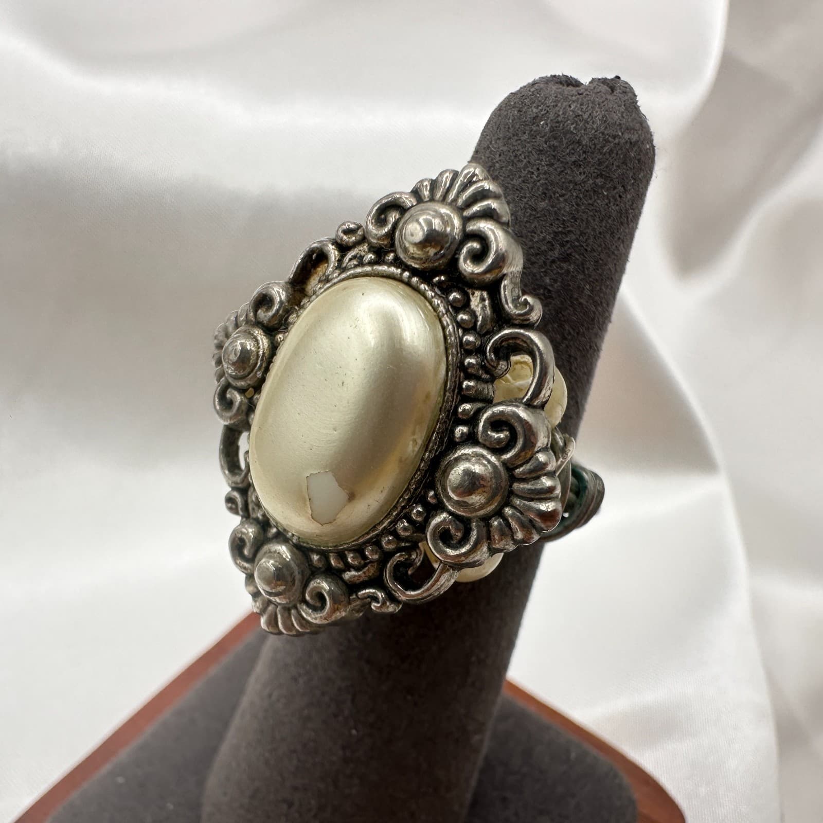 Vintage Y2K Silver Tone Filigree Faux Pearl Oval Ring Statement Women's Jewelry - Thumbnail 4