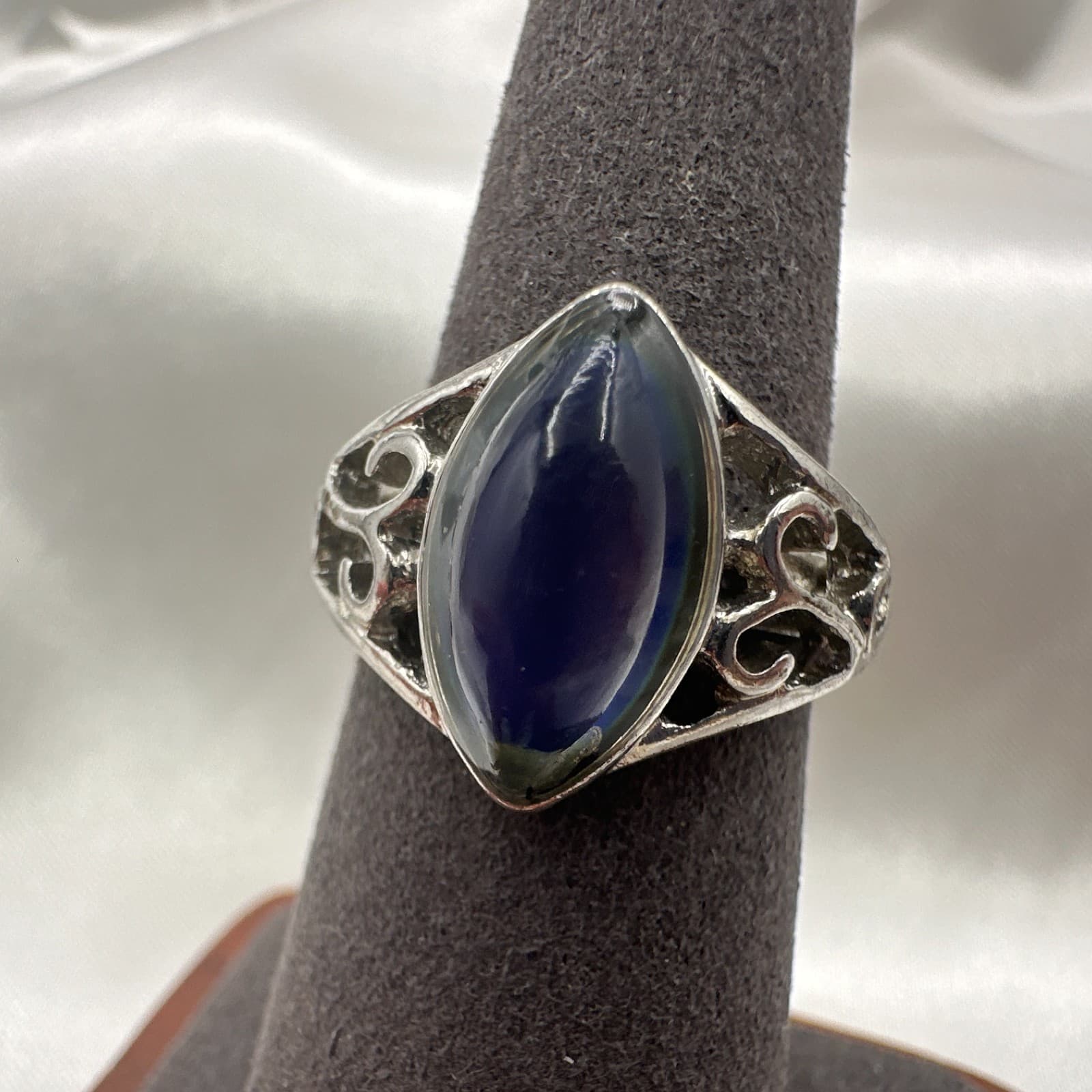 Vintage 90s Silver Tone Blue Marquise Ring Women's Classic Fashion Jewelry - Thumbnail 4