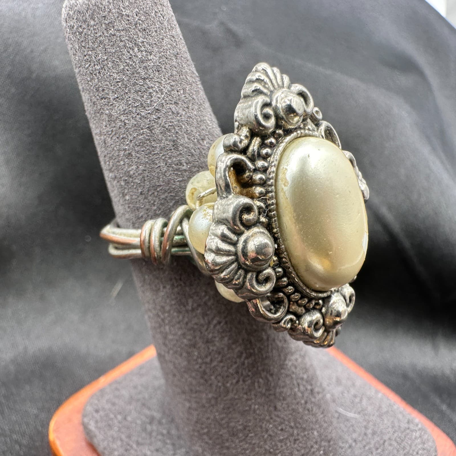 Vintage Y2K Silver Tone Filigree Faux Pearl Oval Ring Statement Women's Jewelry - Thumbnail 9