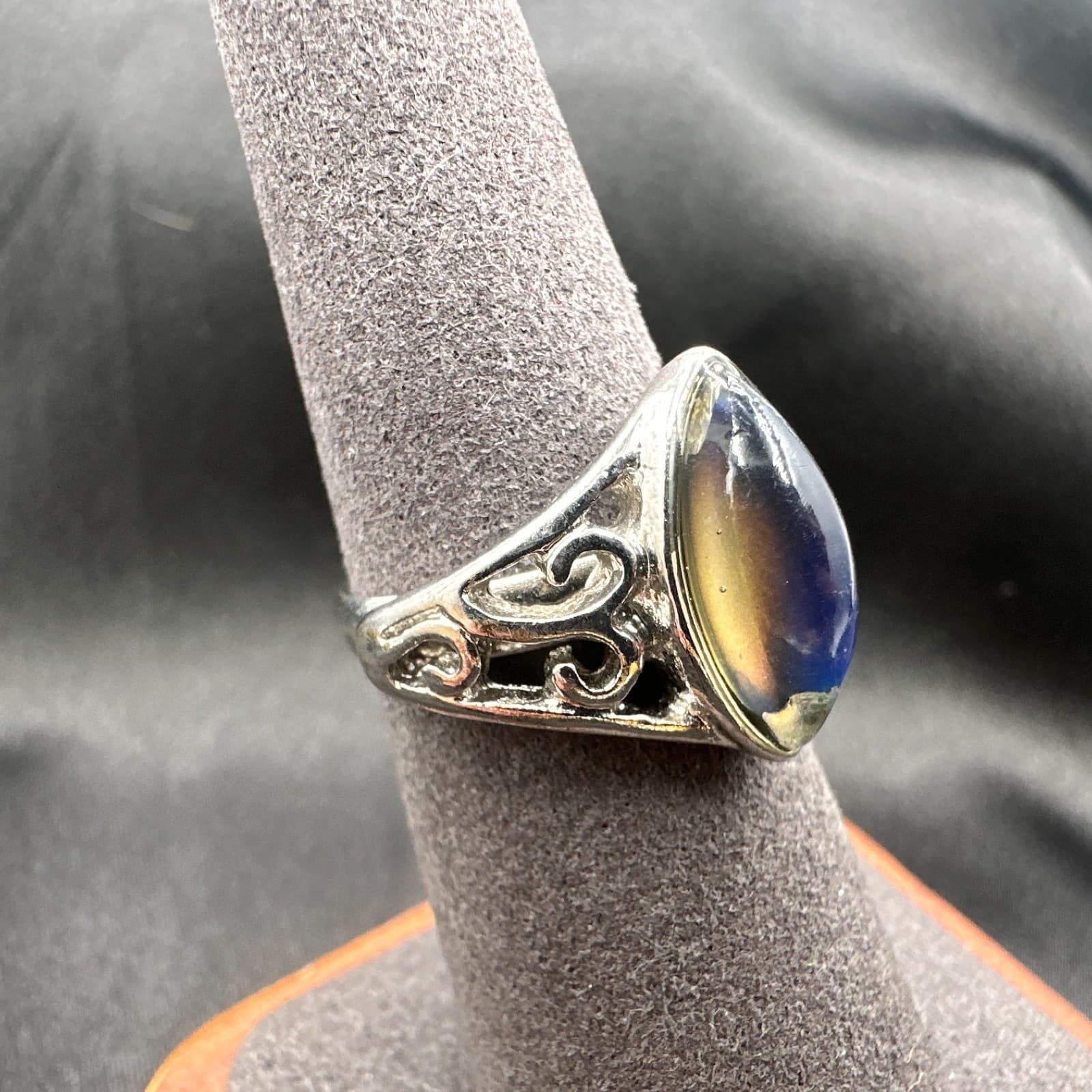 Vintage 90s Silver Tone Blue Marquise Ring Women's Classic Fashion Jewelry - Thumbnail 8