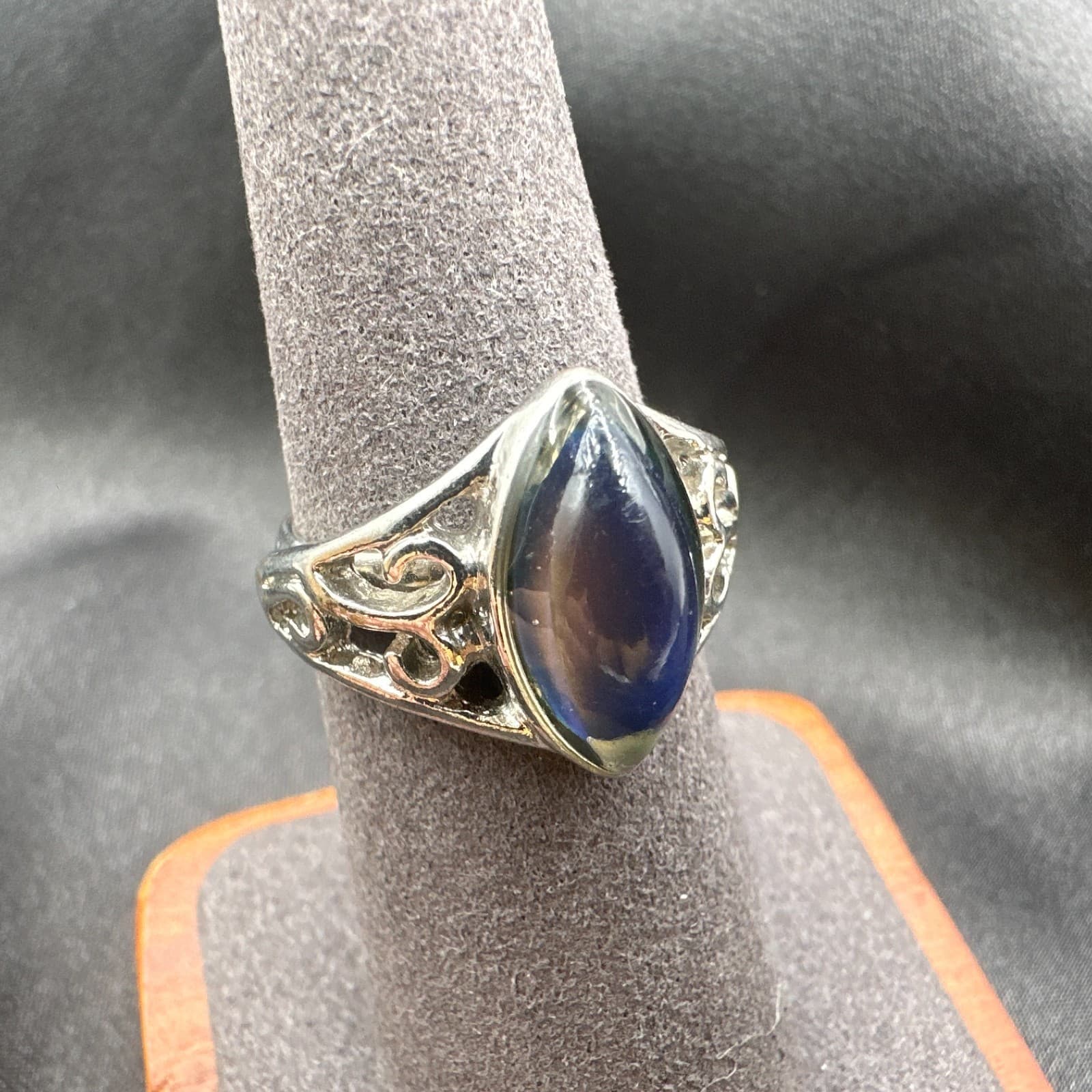 Vintage 90s Silver Tone Blue Marquise Ring Women's Classic Fashion Jewelry - Thumbnail 9