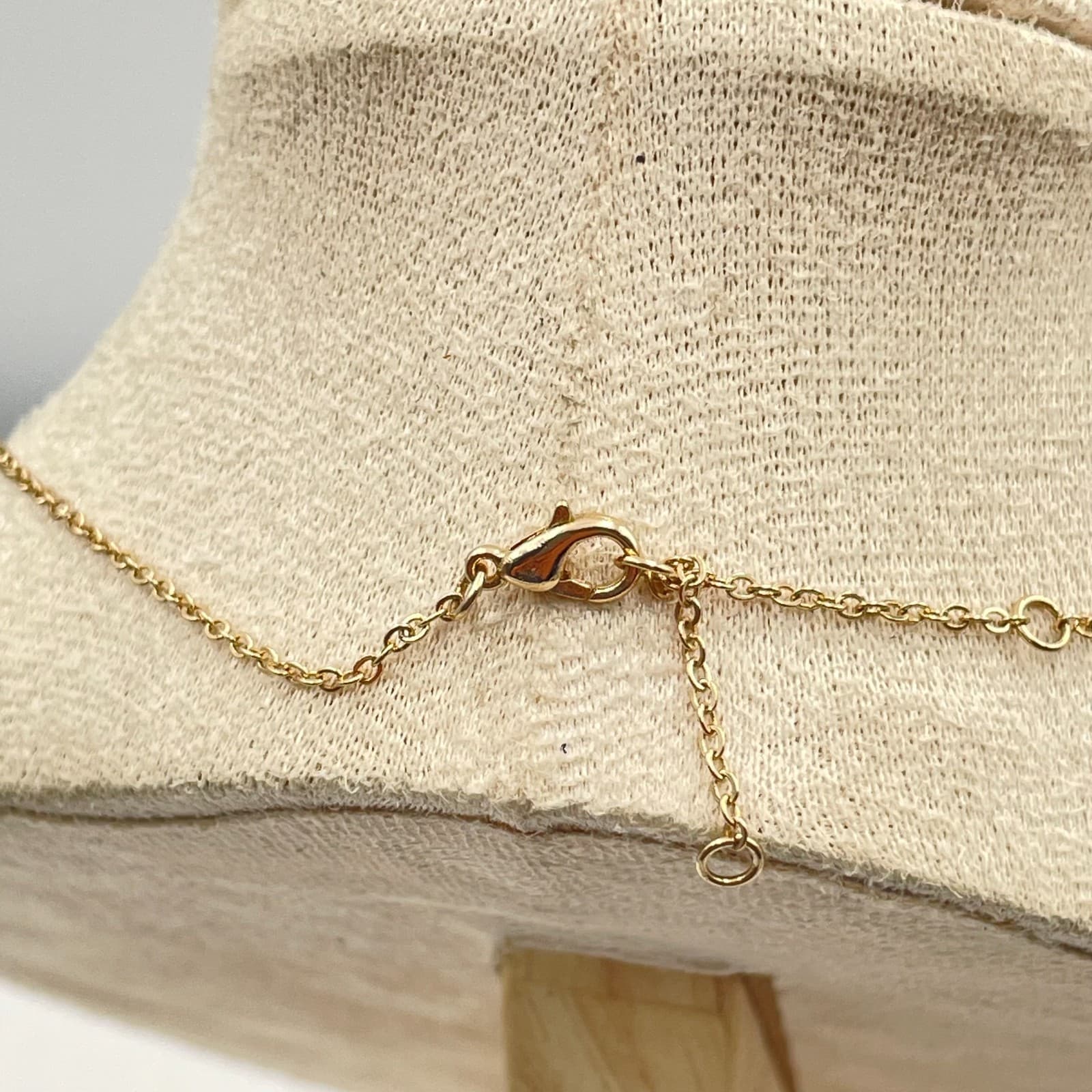 Vtg Gold Tone Bumble Bee Pendant Necklace Yellow Enamel Rhinestone Crystal Bee - Thumbnail 6