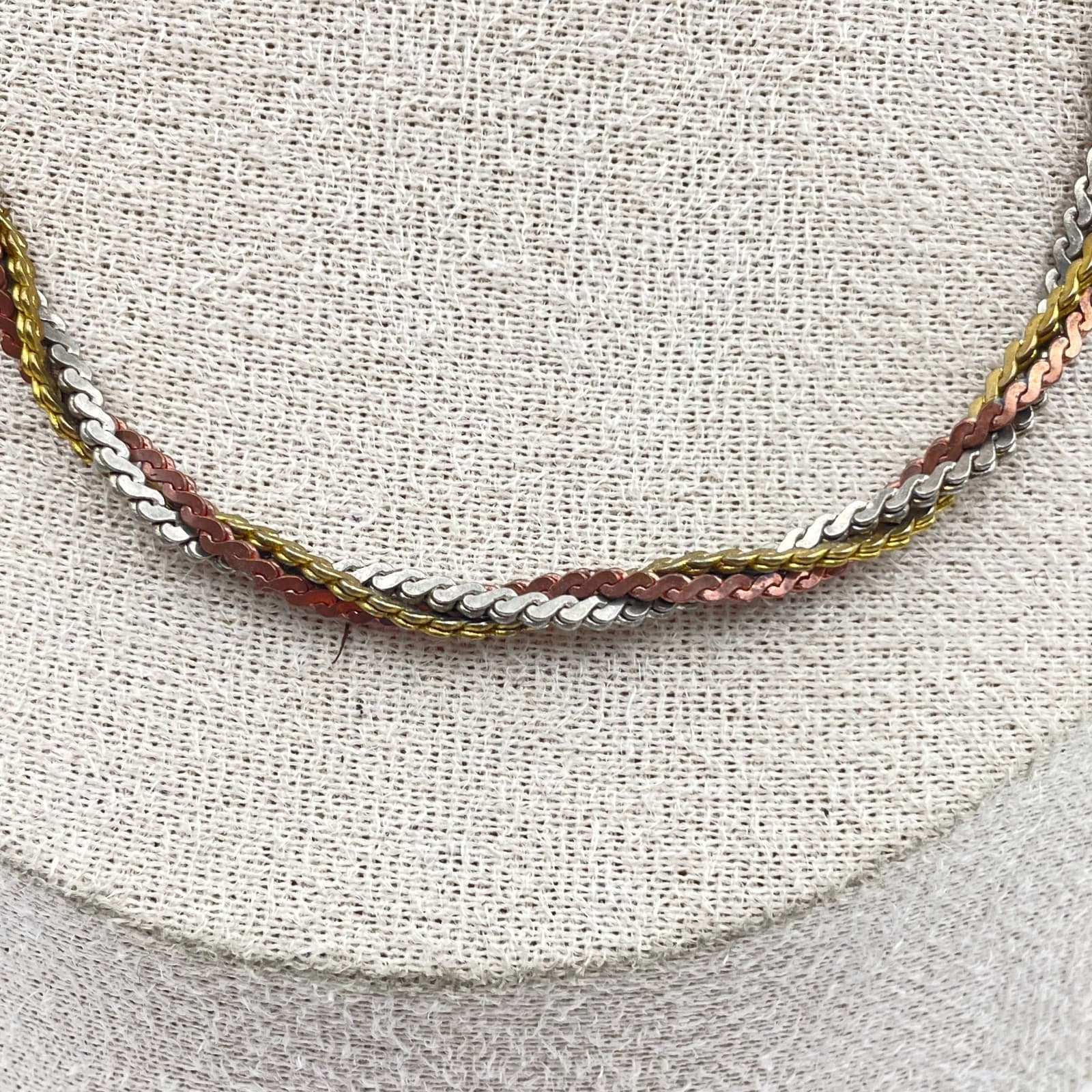 Vtg Tri-Color Gold Silver Copper Toned Woven Mesh Braided Herringbone Necklace - Thumbnail 3