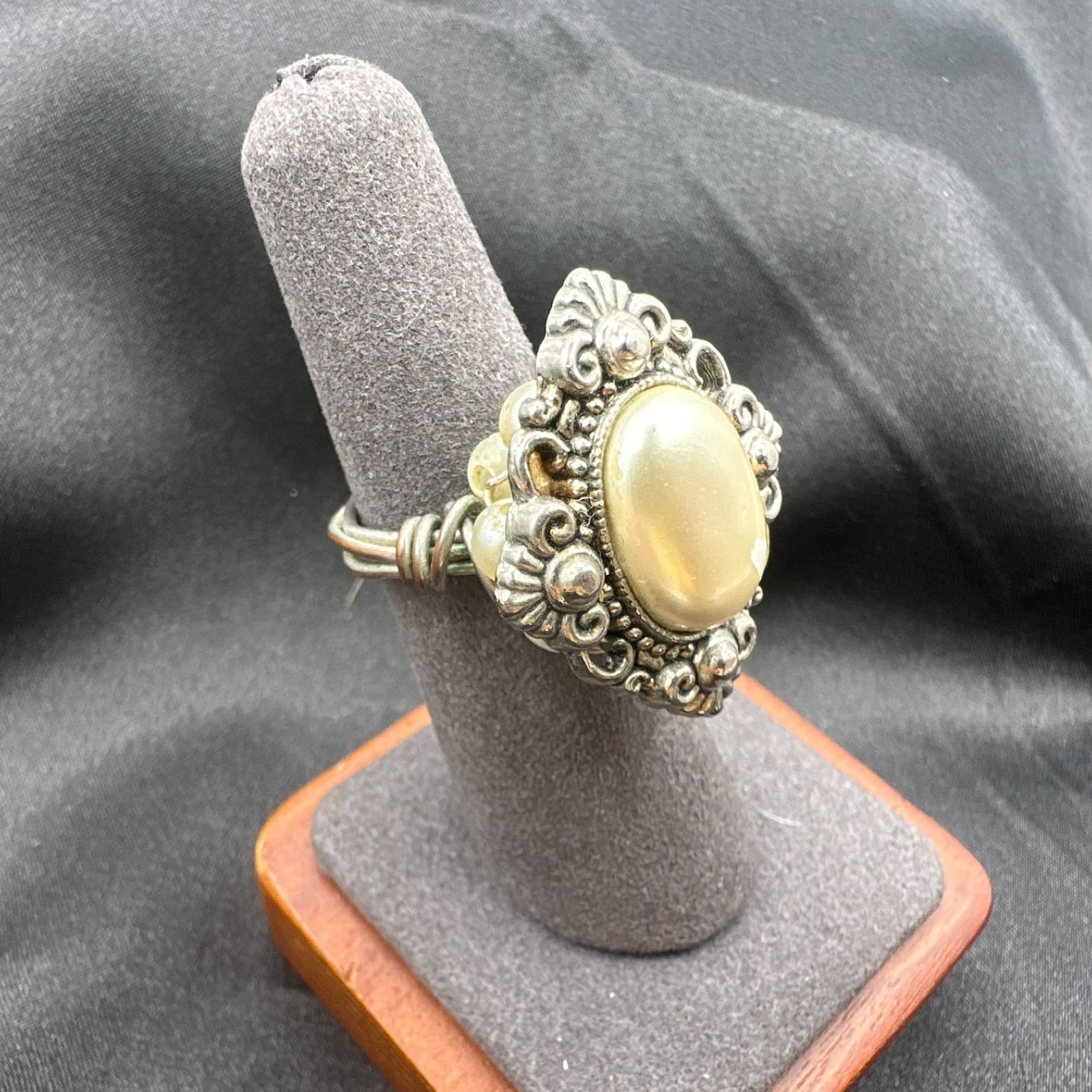 Vintage Y2K Silver Tone Filigree Faux Pearl Oval Ring Statement Women's Jewelry - Thumbnail 10