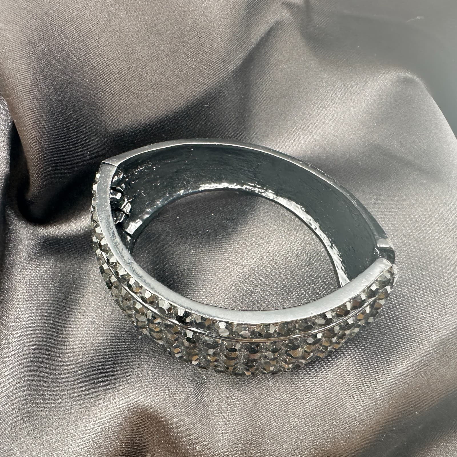 Vintage 90s Black Glass Bracelet Bangle Boho Classic Fashion Women's Jewelry - Thumbnail 6