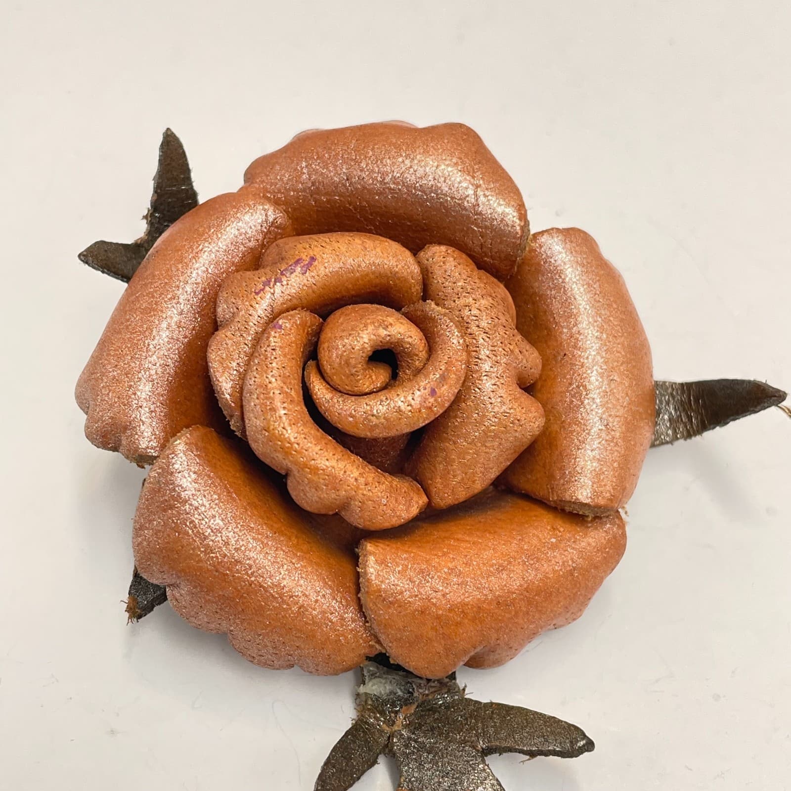 Vintage 80s Leather Rose Brooch Pin Brown Floral Leaf Classic Fashion Jewelry - Thumbnail 2