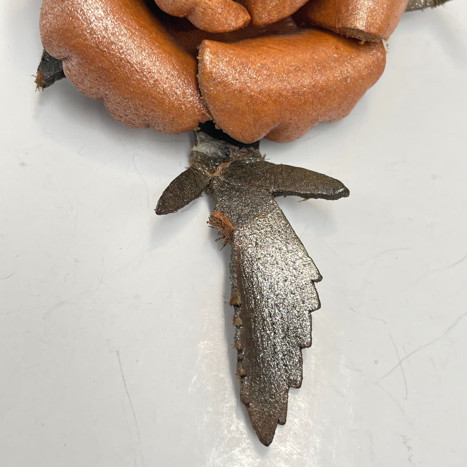 Vintage 80s Leather Rose Brooch Pin Brown Floral Leaf Classic Fashion Jewelry - Thumbnail 3