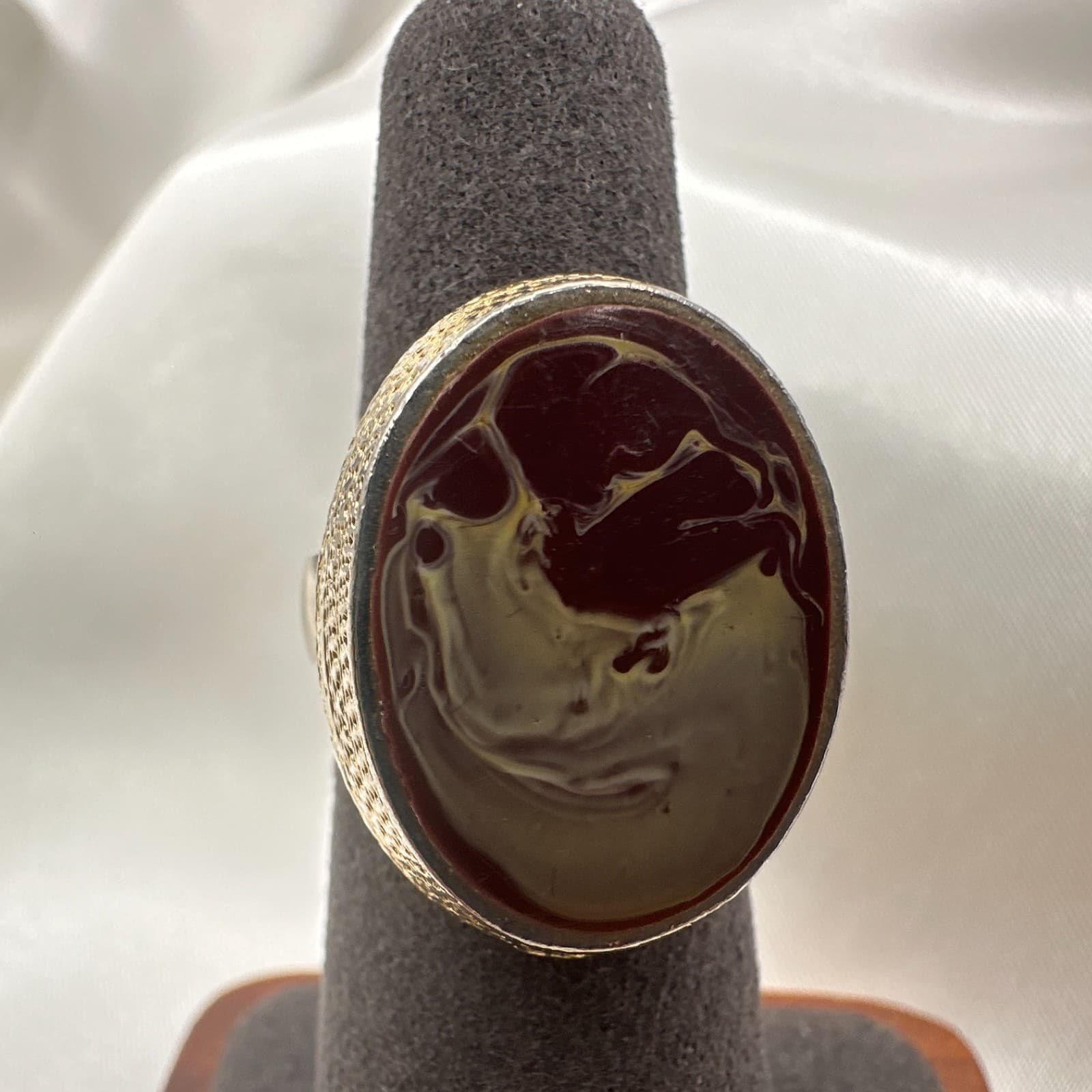 Vintage Y2K Gold Tone Oval Ring Statement Women's Classic Fashion Jewelry - Thumbnail 4