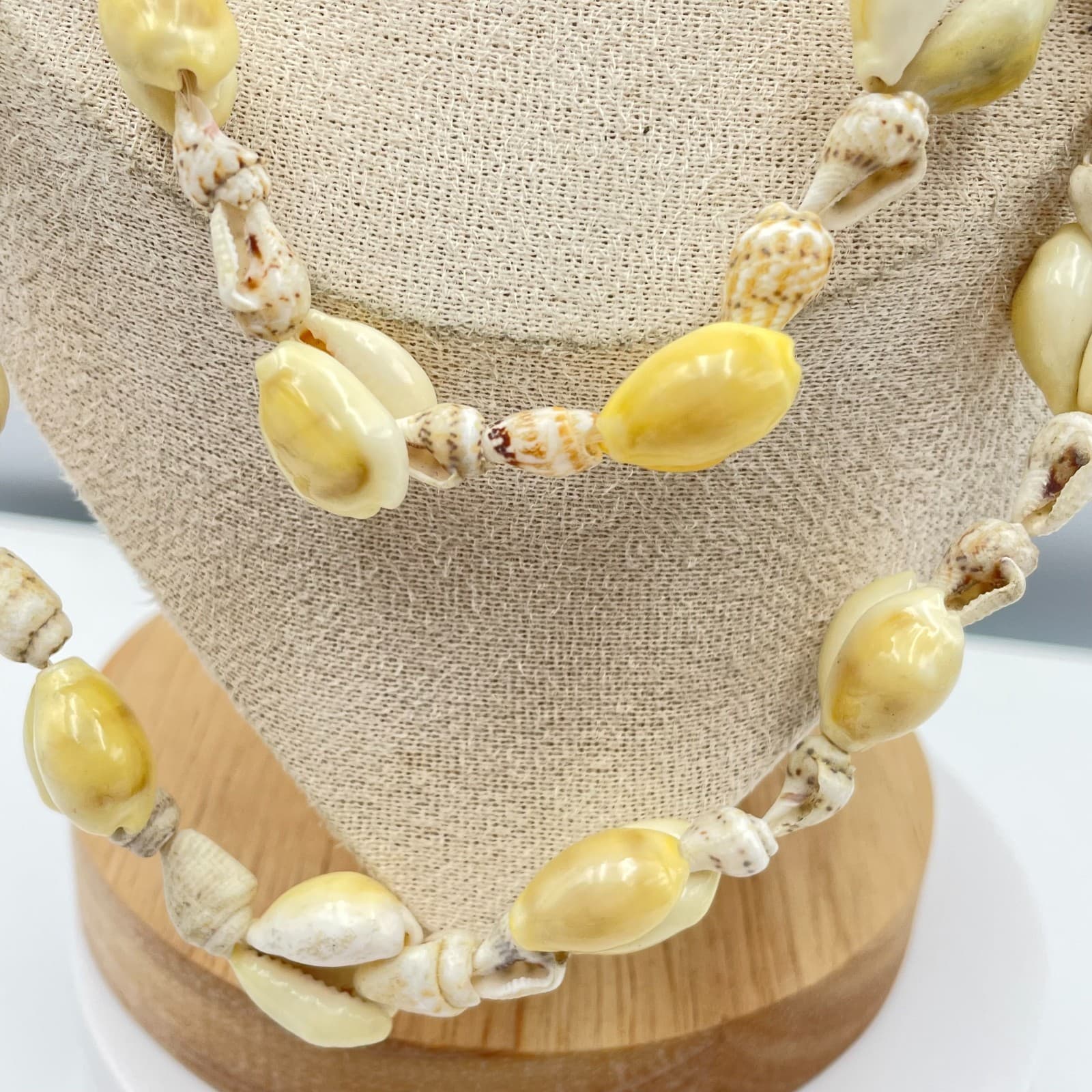 Vintage 90s Cowrie Puka Shell Double Strand Necklace Women's Classic Jewelry - Thumbnail 4