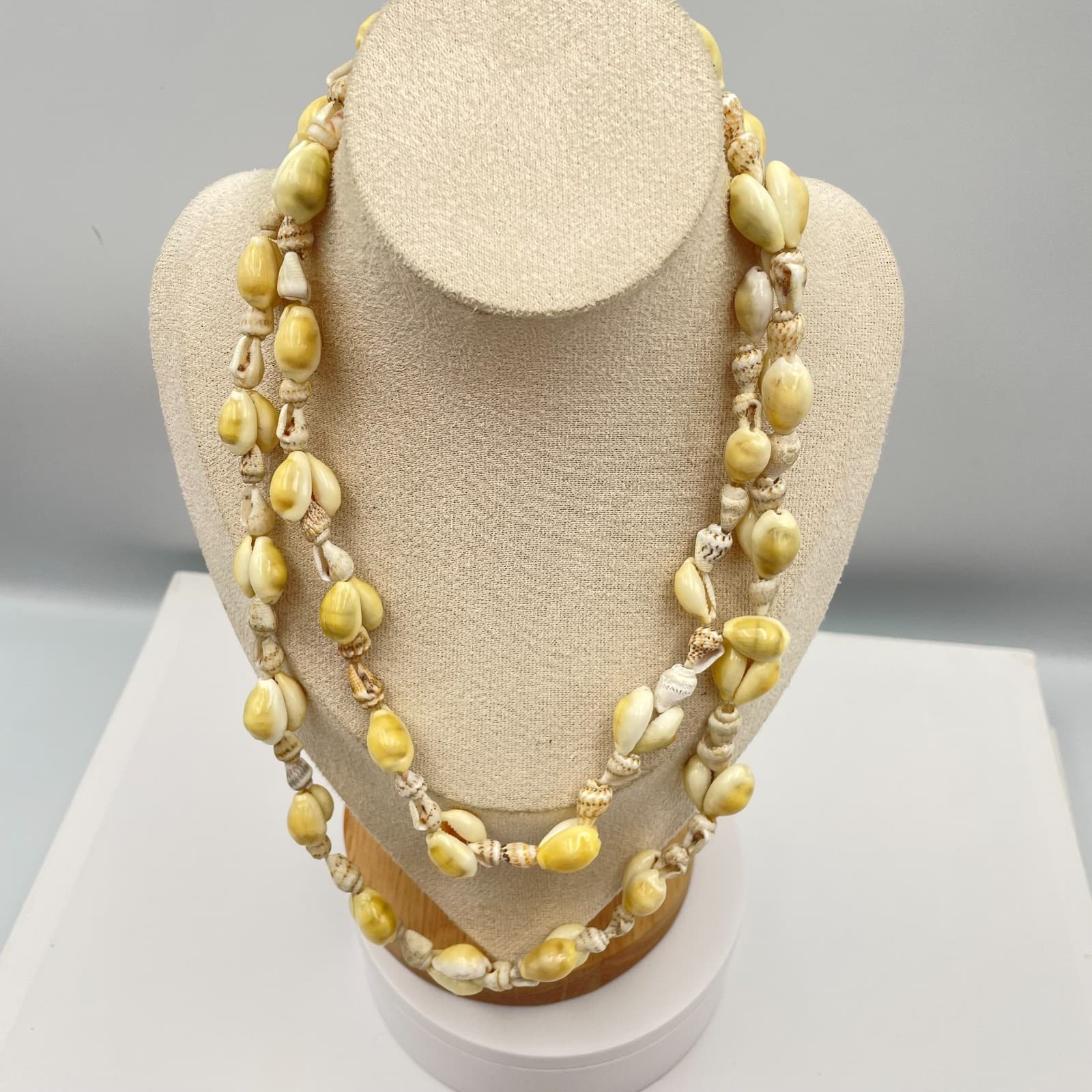 Vintage 90s Cowrie Puka Shell Double Strand Necklace Women's Classic Jewelry - Image 1