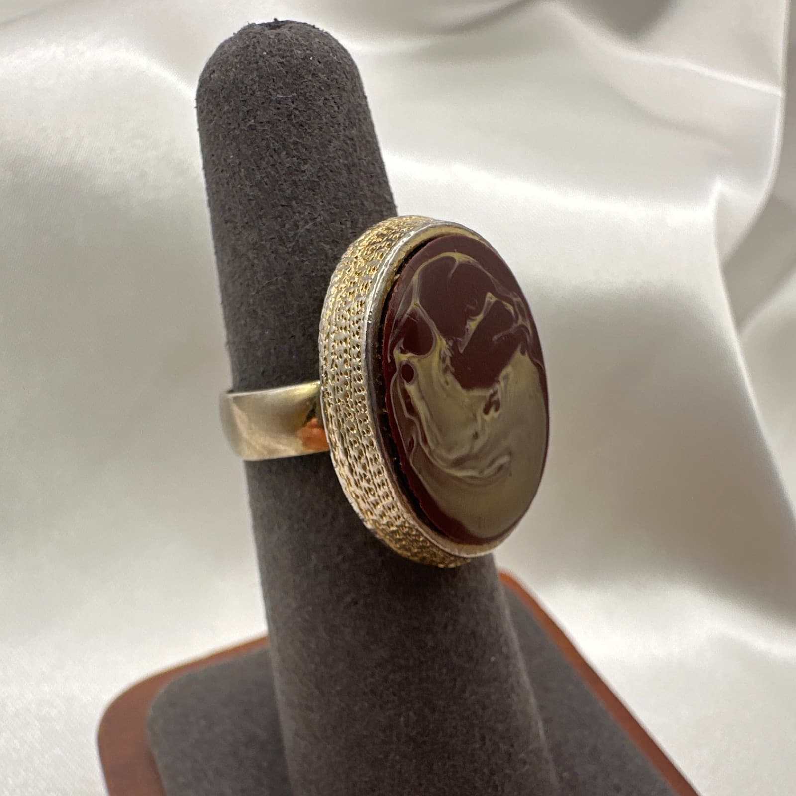 Vintage Y2K Gold Tone Oval Ring Statement Women's Classic Fashion Jewelry - Thumbnail 2