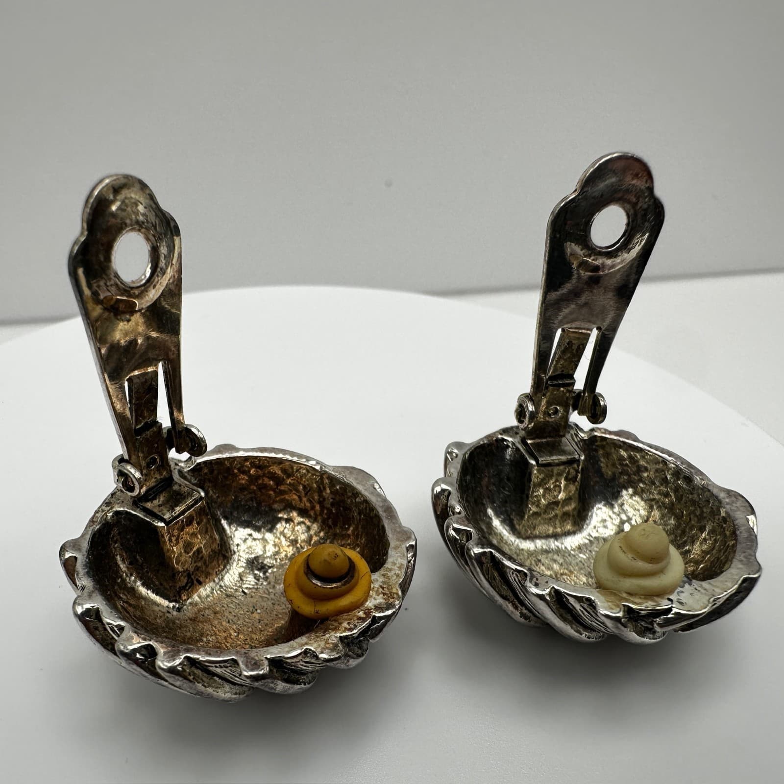 Vintage 90s Silver-Tone OSCAR Clip-On Earrings Basket Woven Knot Button Jewelry - Thumbnail 6