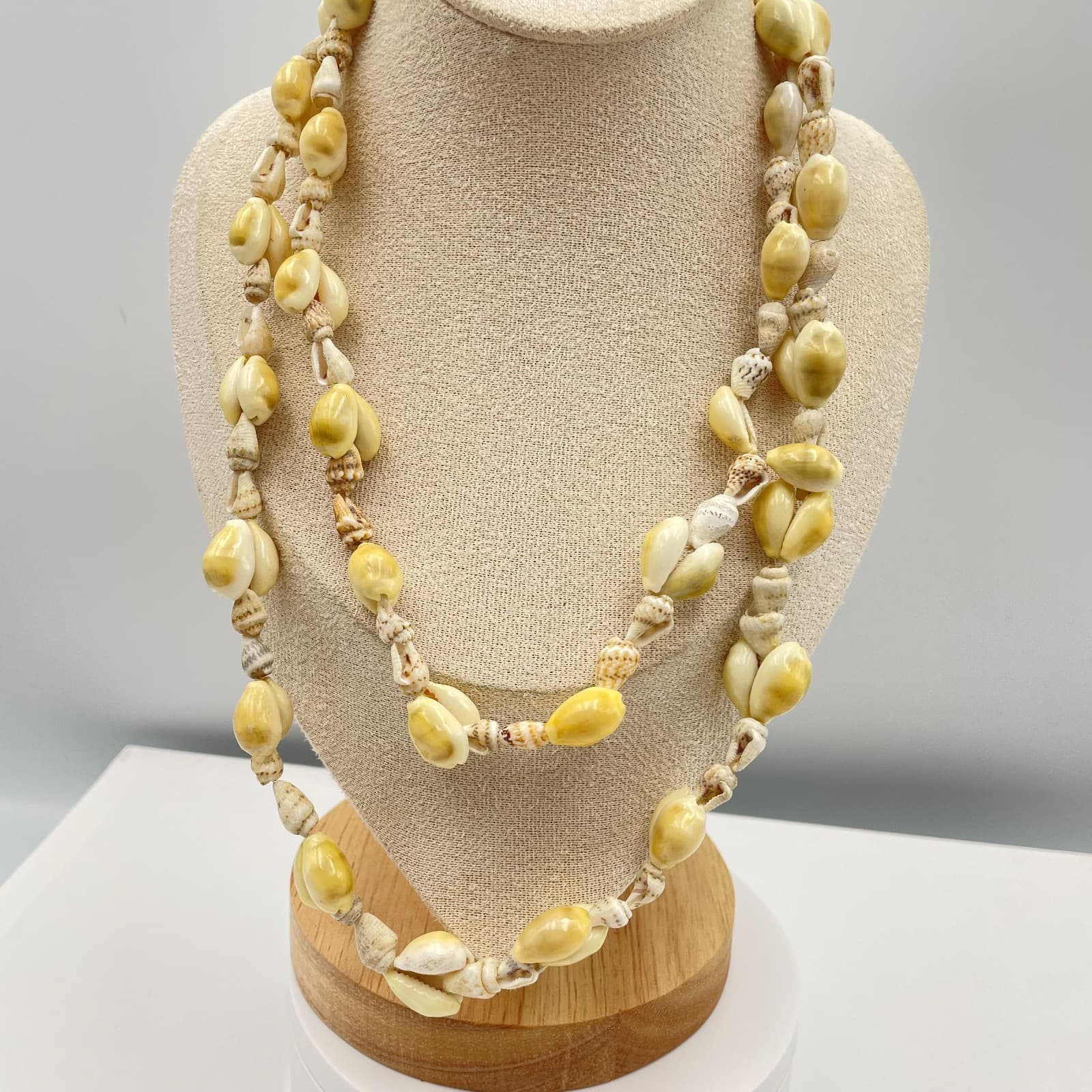 Vintage 90s Cowrie Puka Shell Double Strand Necklace Women's Classic Jewelry - Thumbnail 2