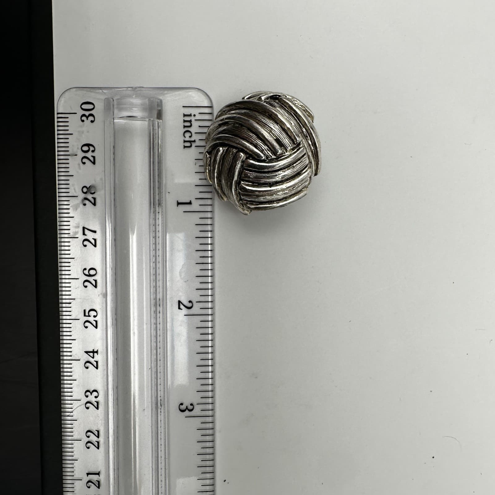 Vintage 90s Silver-Tone OSCAR Clip-On Earrings Basket Woven Knot Button Jewelry - Thumbnail 7