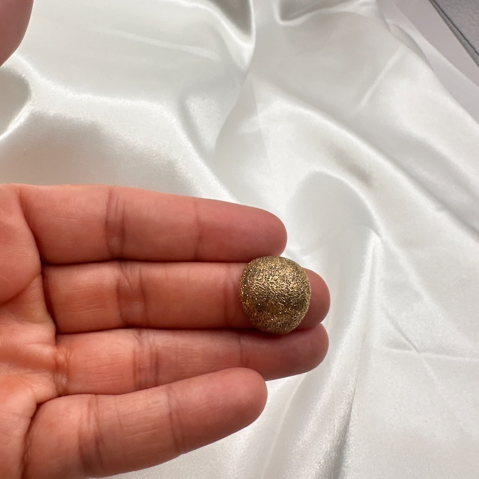 Vintage Y2K Gold tone Textured Dome Ring Statement Women's Classic Jewelry - Thumbnail 9