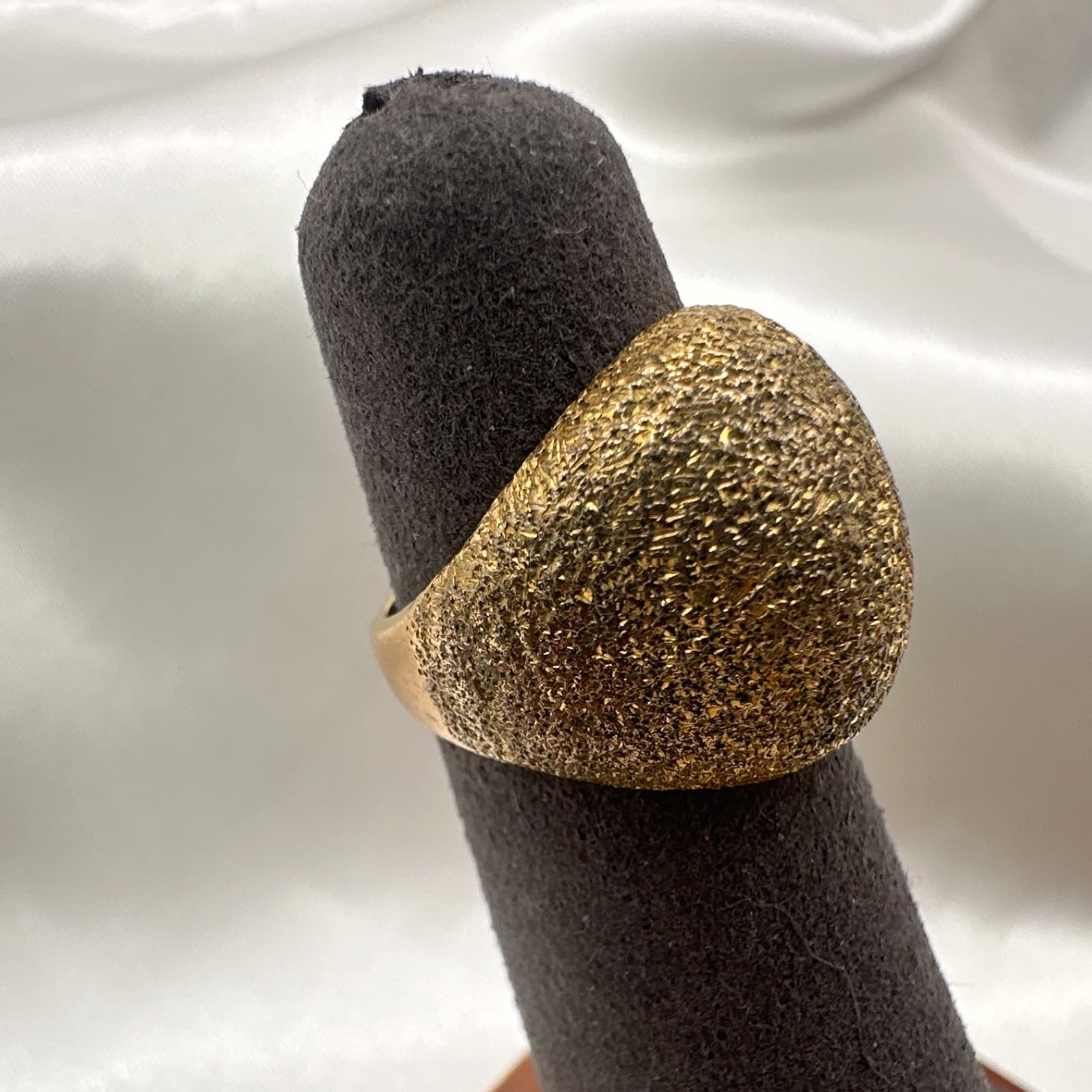 Vintage Y2K Gold tone Textured Dome Ring Statement Women's Classic Jewelry - Thumbnail 3