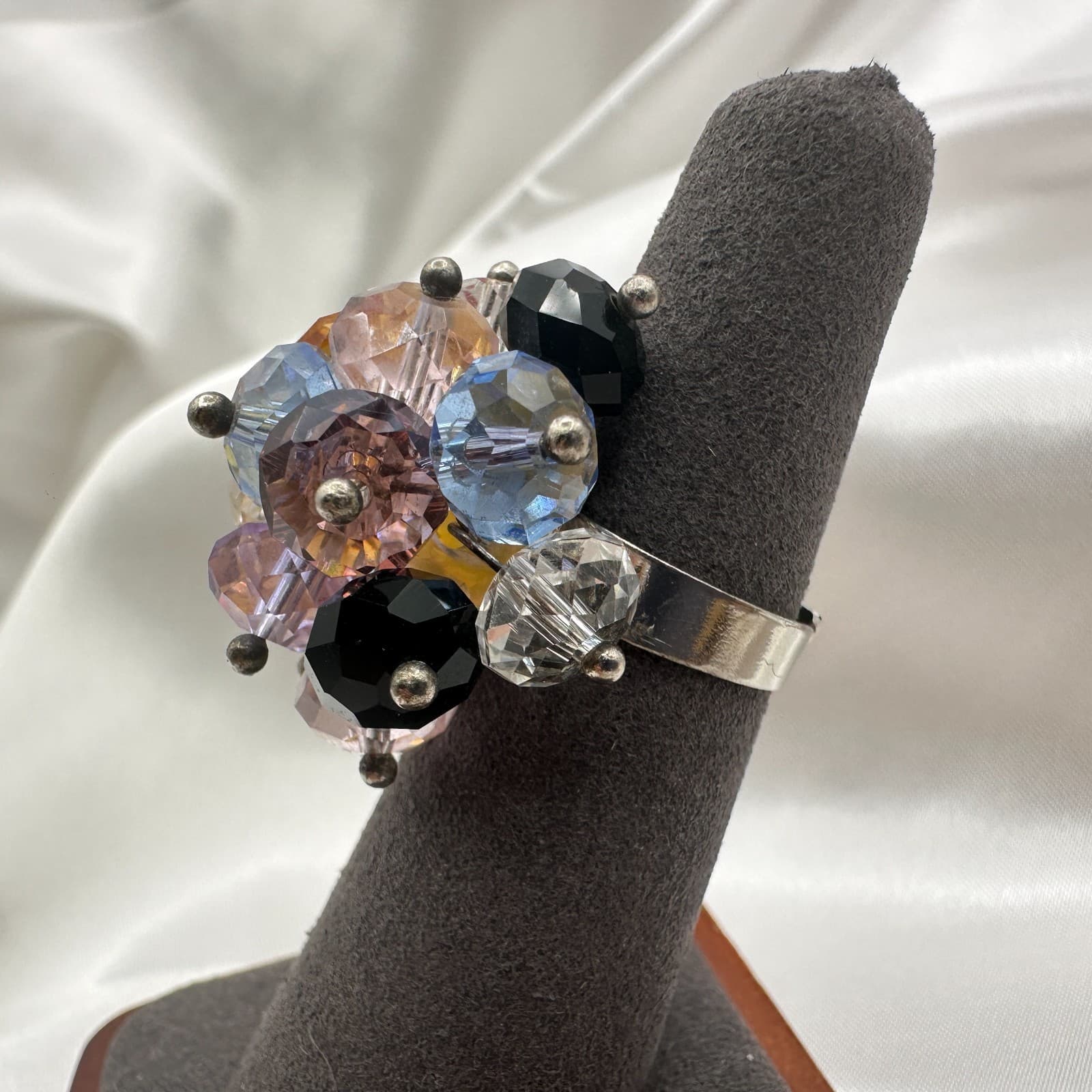 Vintage Y2K Silver Tone Beaded Statement Ring Women's Classic Fashion Jewelry - Thumbnail 4