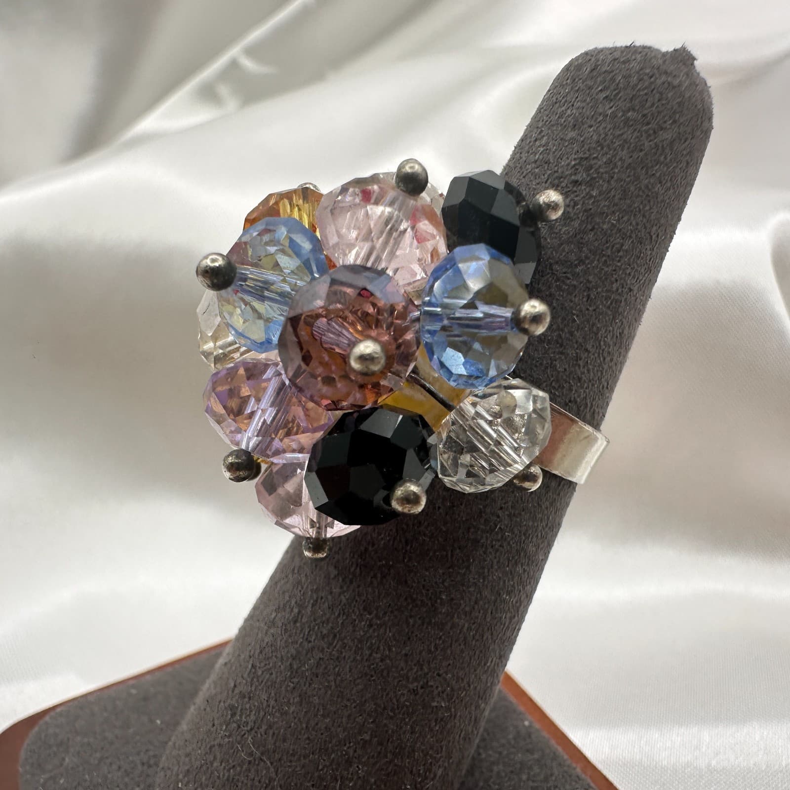 Vintage Y2K Silver Tone Beaded Statement Ring Women's Classic Fashion Jewelry - Thumbnail 3