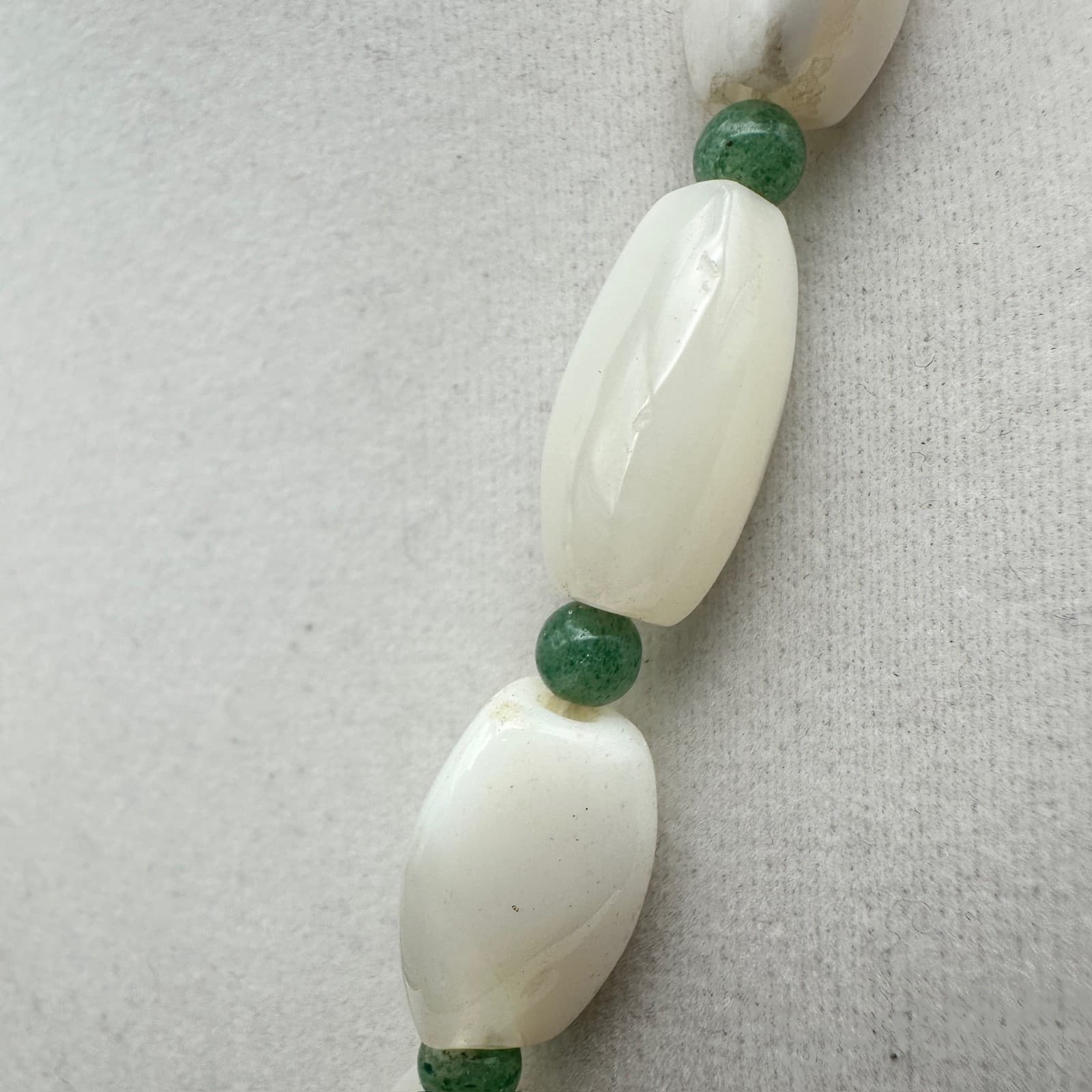 Vintage White Shell Jade Bead Necklace Chunky Barrel Toggle Clasp Jewellery - Thumbnail 4
