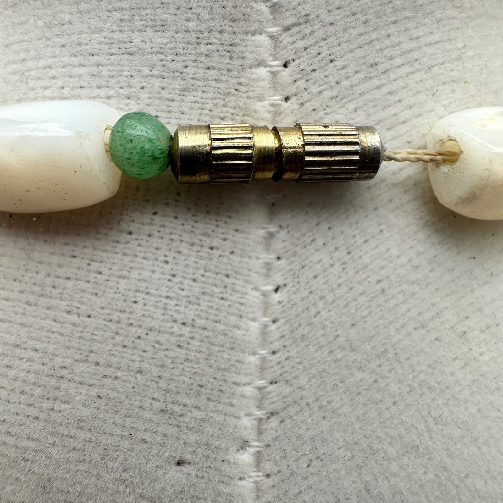 Vintage White Shell Jade Bead Necklace Chunky Barrel Toggle Clasp Jewellery - Thumbnail 5
