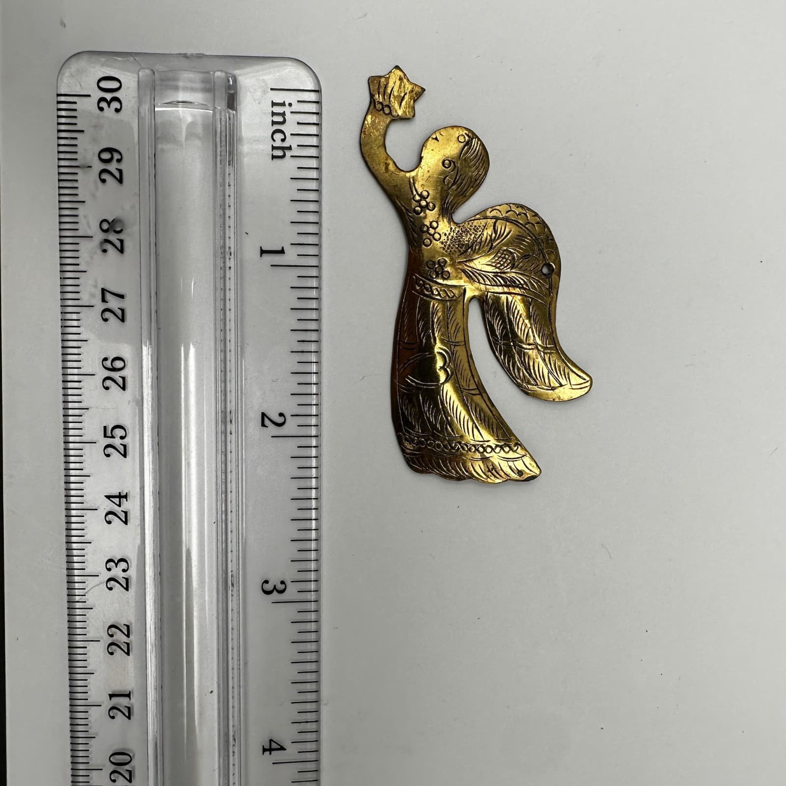 Vintage 70s Hammered Brass Angel Holding Star Ornament Art Christmas Jewelry - Thumbnail 6