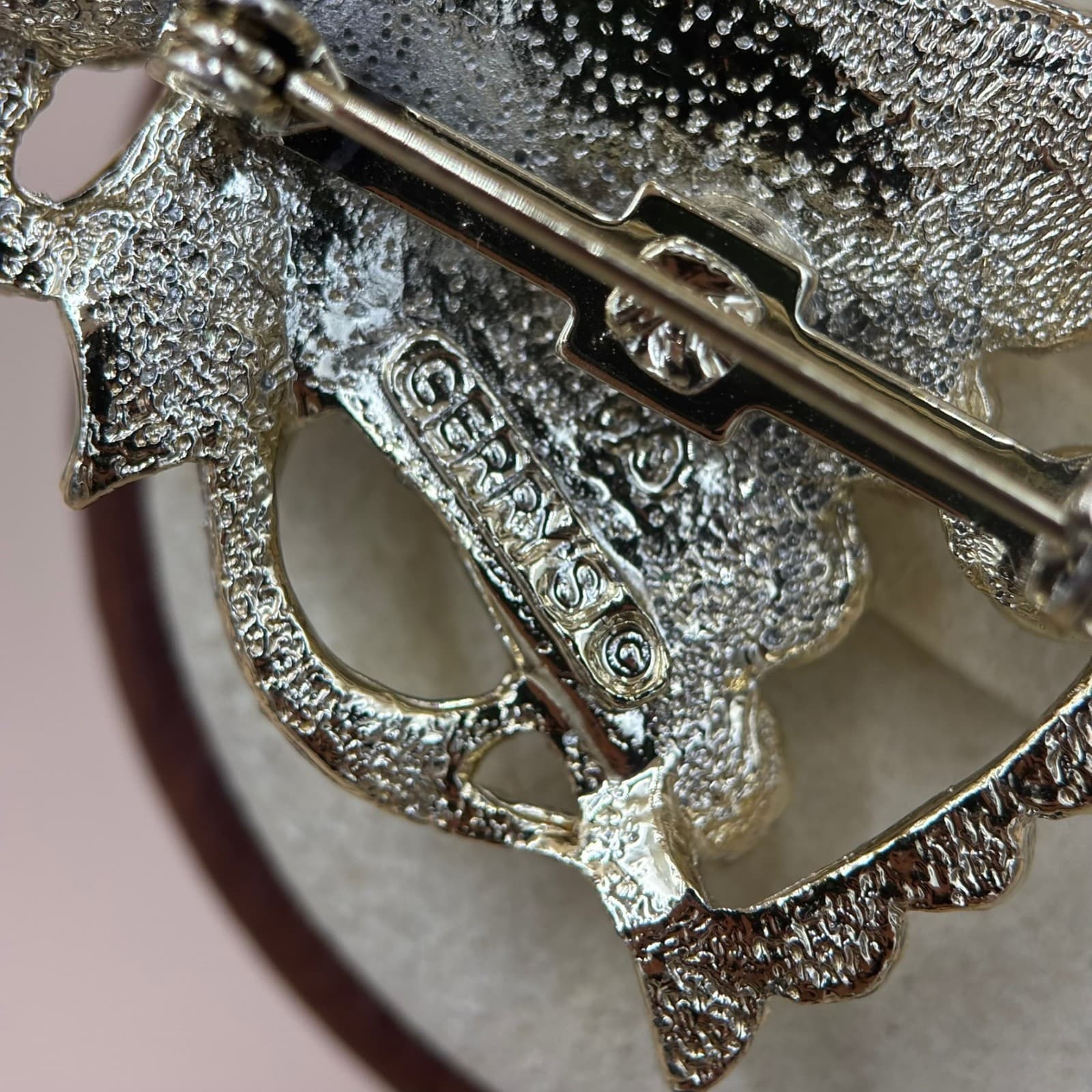 Vintage Gerry's Silver-Tone Enamel Tied Bow Bell Christmas Holiday Brooch Pin - Thumbnail 4